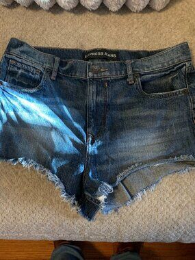 Express Shorts